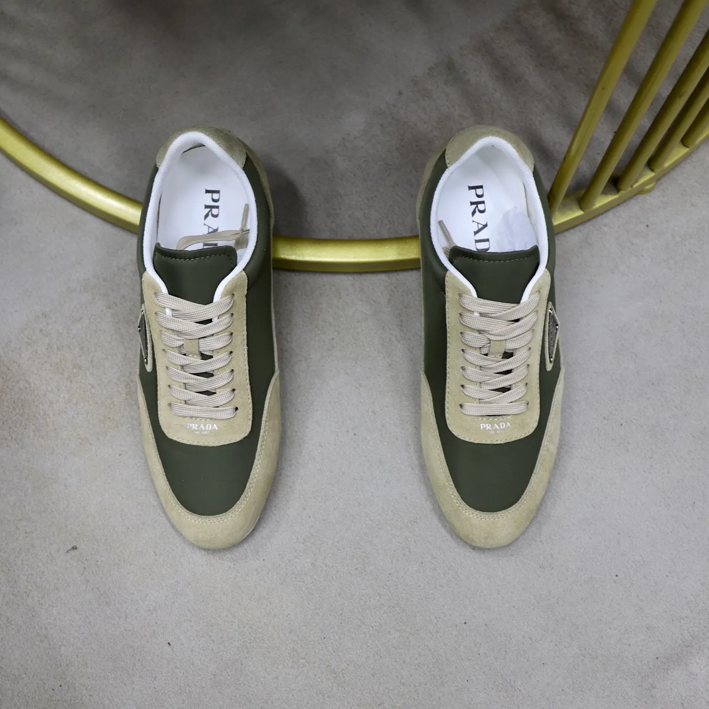 Men's shoes: 440💰🙅‍♂️🙅‍♂️🙅‍♂️ Brand: PRADA Standard code: 38–44 (45 can be customized) Level: Same as the official website Material: Original fabric Comfortable and breathable lining Lightweight and wear-resistant outsole Style category: Men's fashionable casual shoes and boots Running sneakers Distinguished luxury brand elements Top luxury Color: actual picture color